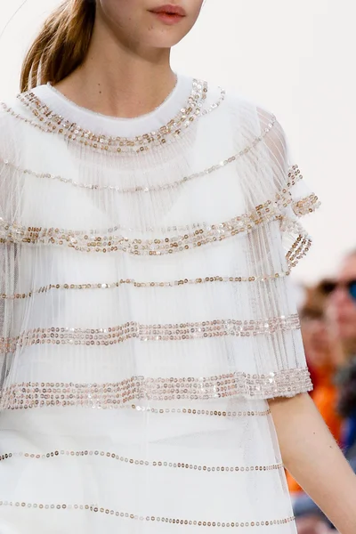 Look 64